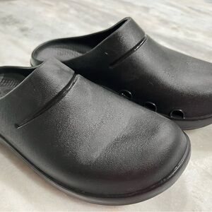 OOFOS Black Clogs